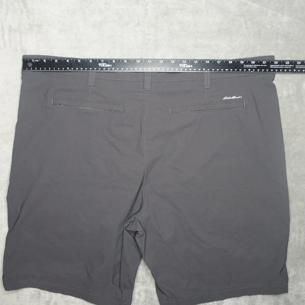 Eddie Bauer Travex Flat Front Shorts Men's 44 Gray - Picture 7 of 9